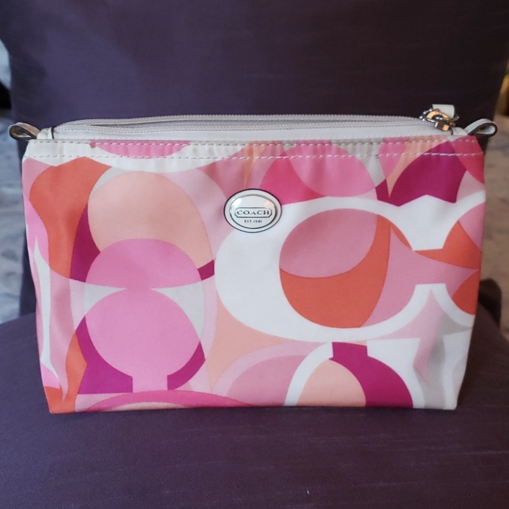 Couch make up bag